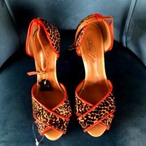 High heels Shoes, cheetah print, sz 10, made in Brazil